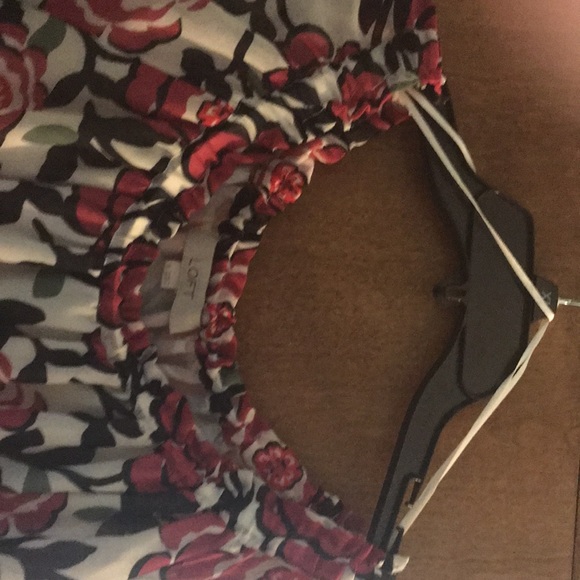 Gorgeous Loft blouse - just like new! - Picture 3 of 4